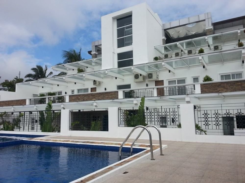 Vista Real Hotel Tagaytay City Exterior foto