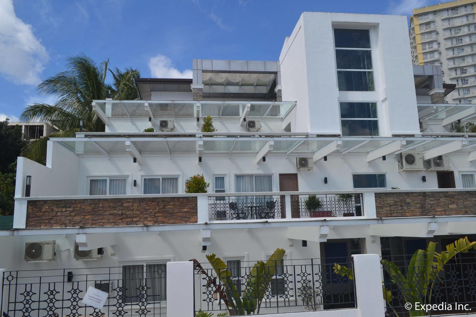 Vista Real Hotel Tagaytay City Exterior foto